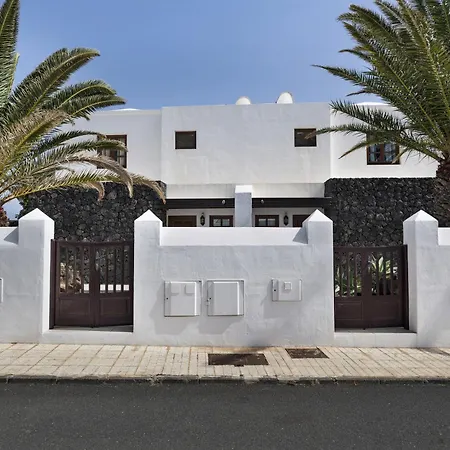 En Puerto Del Carmen, 2 Holiday home